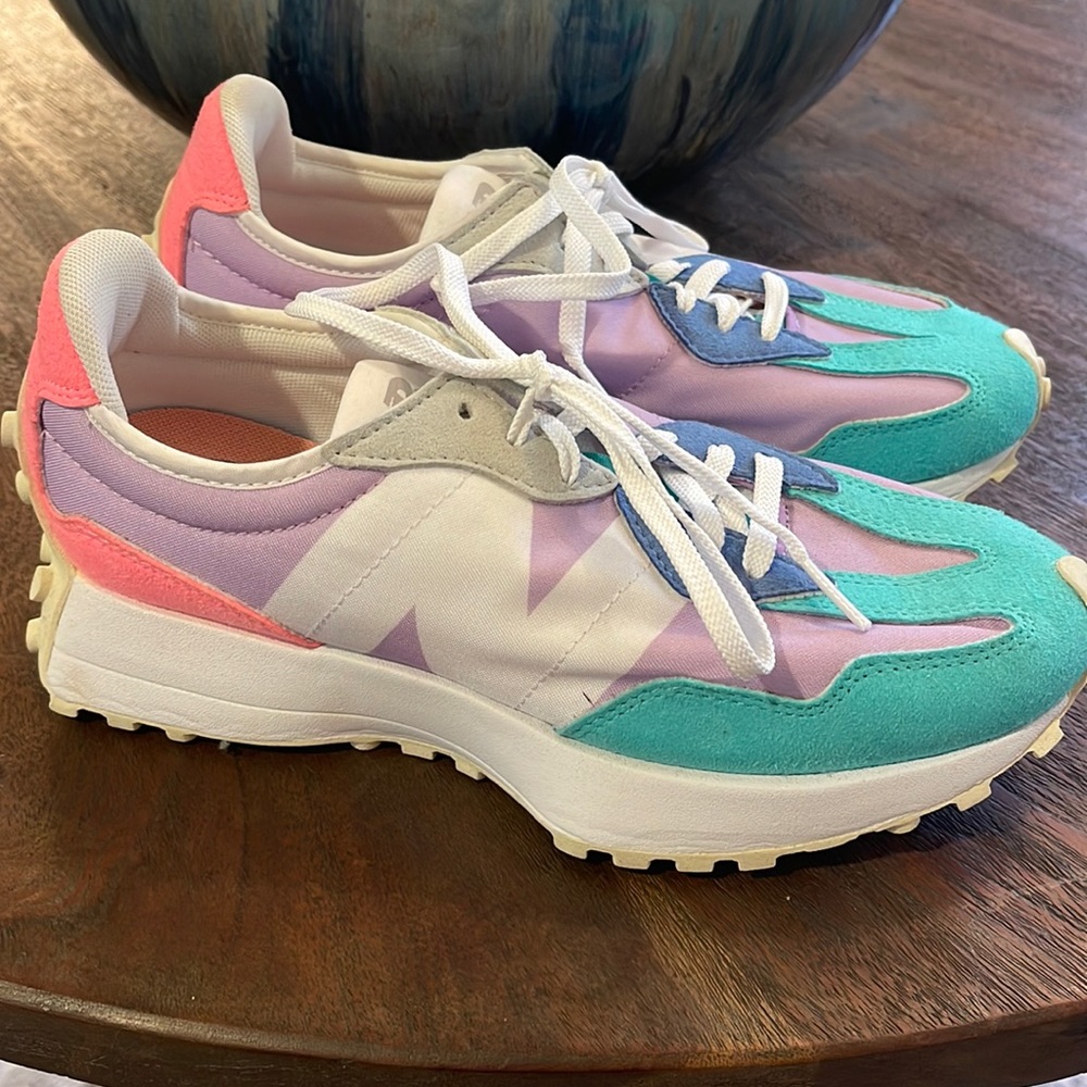 New balance 327 tennis shoes